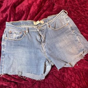 levis cutoff shorts